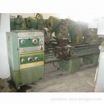 Second hand lathe machine, weighs 1600kg